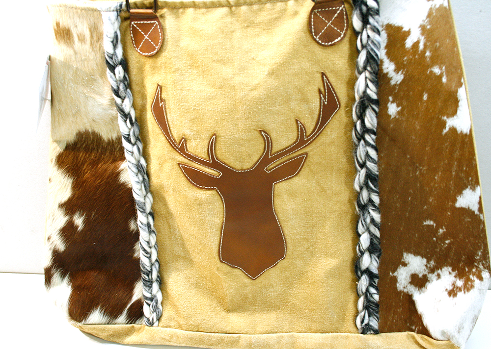 AKAH_78665000_TASCHE_DAVOS-HIRSCH_54x44cm_Ziegenfell_Baumwolle-Leder_www.bayerwald-jagdcenter.de_0.jpg