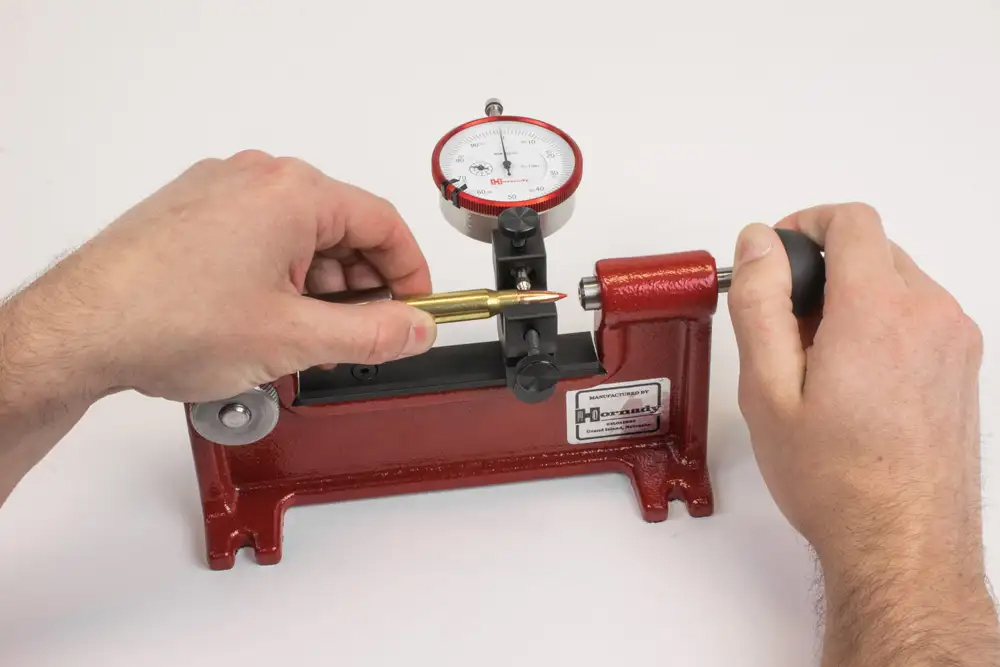HORNADY_050076_LOCK-N-LOAD_Concentricity-TOOL_Rundlaufmessgeraet_Wiederladen_Rifle_www.bayerwald-jagdcenter.de_0.jpg