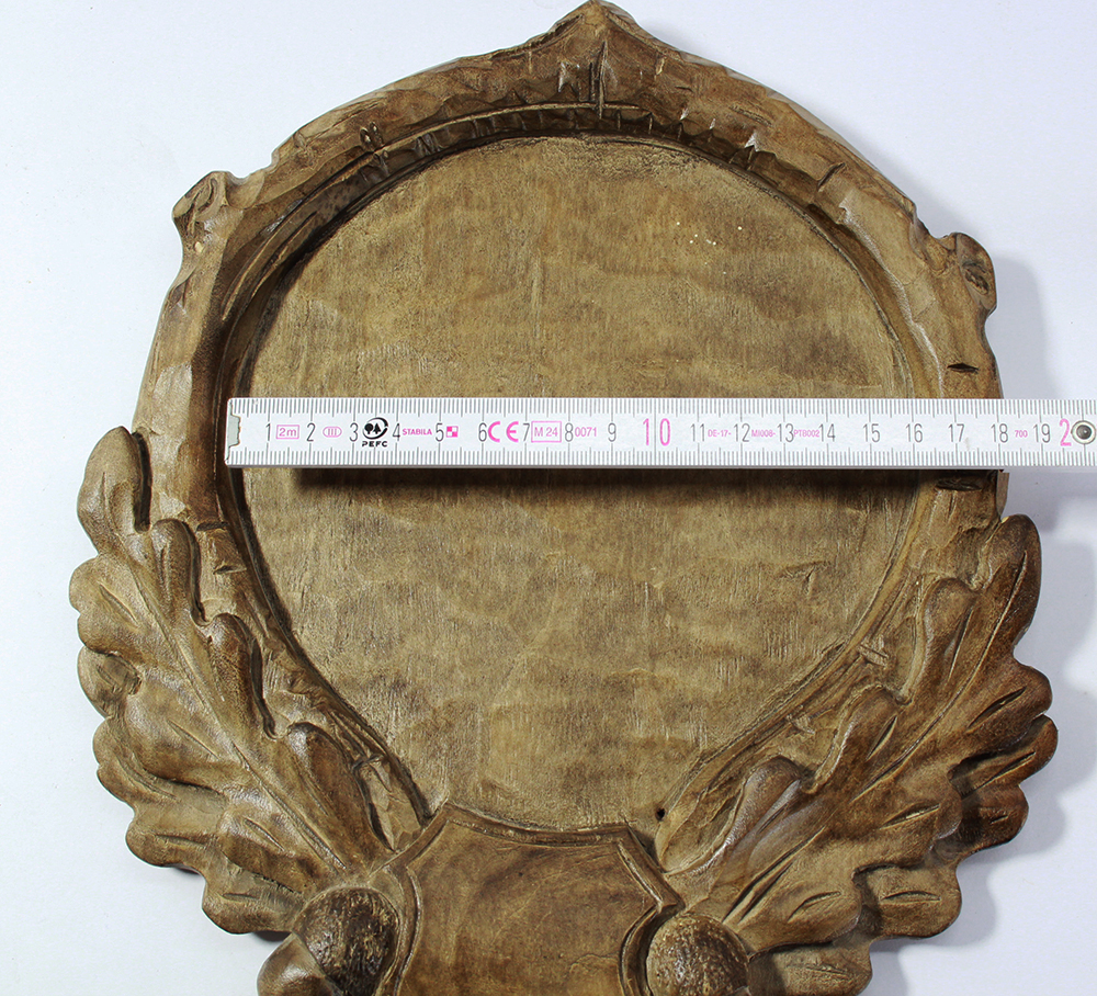 KONVOLUT-12_Keilerbrett-geschnitzt_EICHENLAUB_HOLZ_16cm_DM_BxH_30x24cm_www.bayerwald-jagdcenter.de_0.jpg